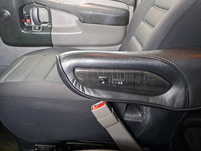 Used 2015 Chevrolet Express 2500 RWD image 17