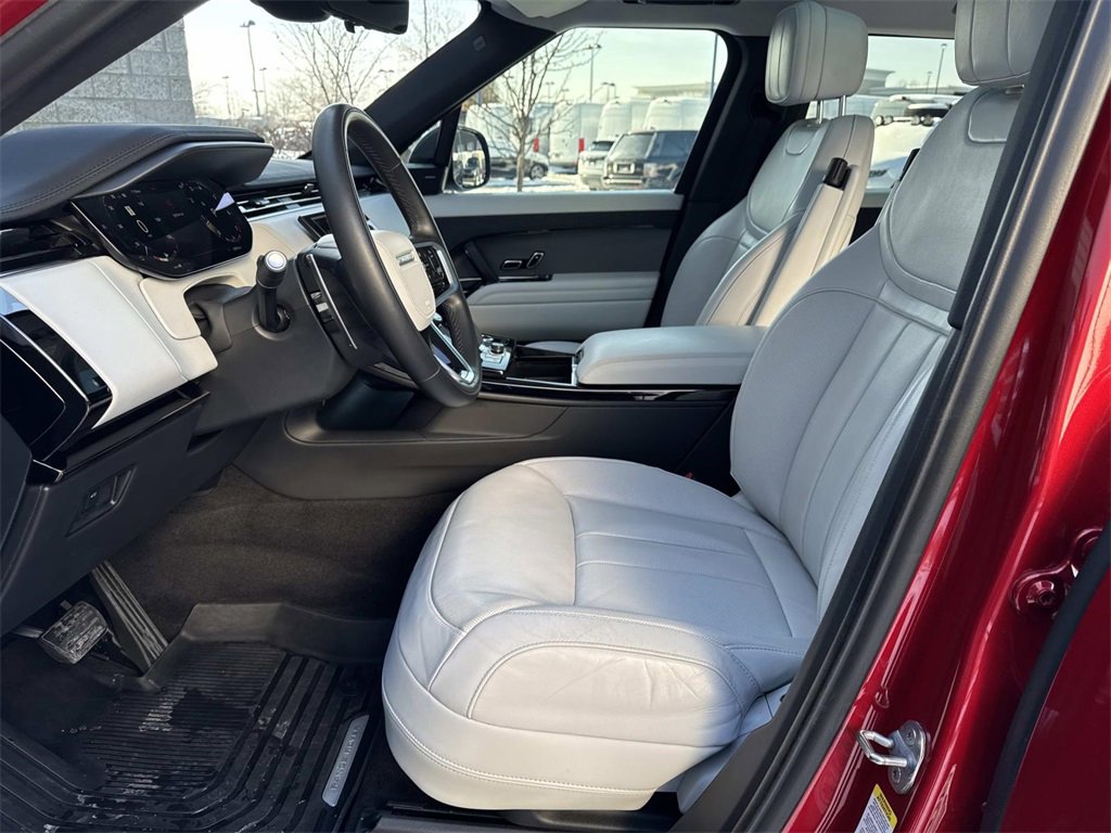 Used 2023 Land Rover Range Rover Sport SE image 18
