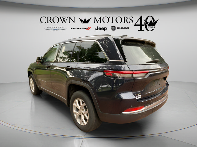 Used 2023 Jeep Grand Cherokee Limited w/ Luxury Tech Group II AWD/4WD image 10