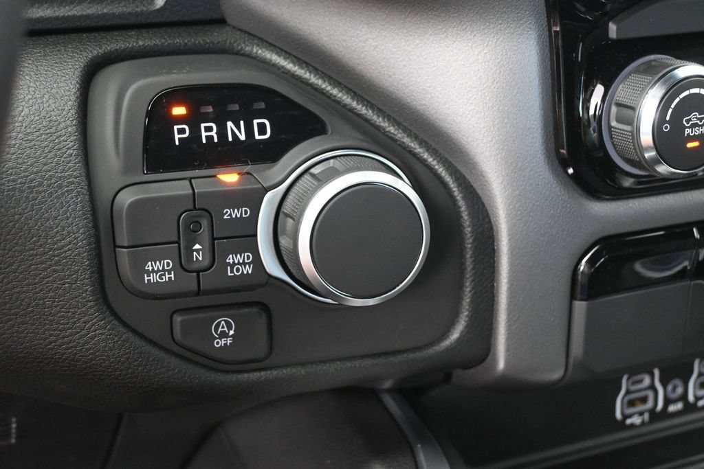 New 2026 RAM 1500 Express AWD/4WD image 17