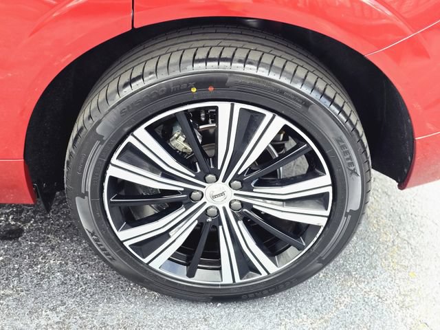 Used 2022 Volvo XC60 B5 Inscription FWD image 5