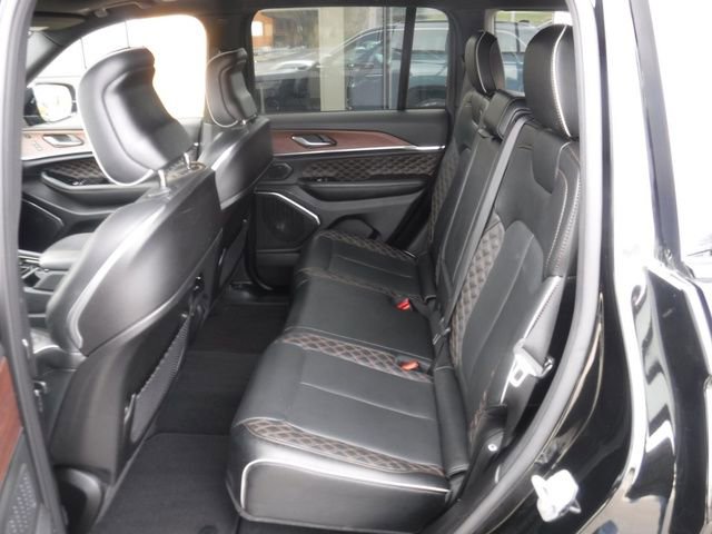 Certified 2025 Jeep Grand Cherokee Summit AWD/4WD image 50