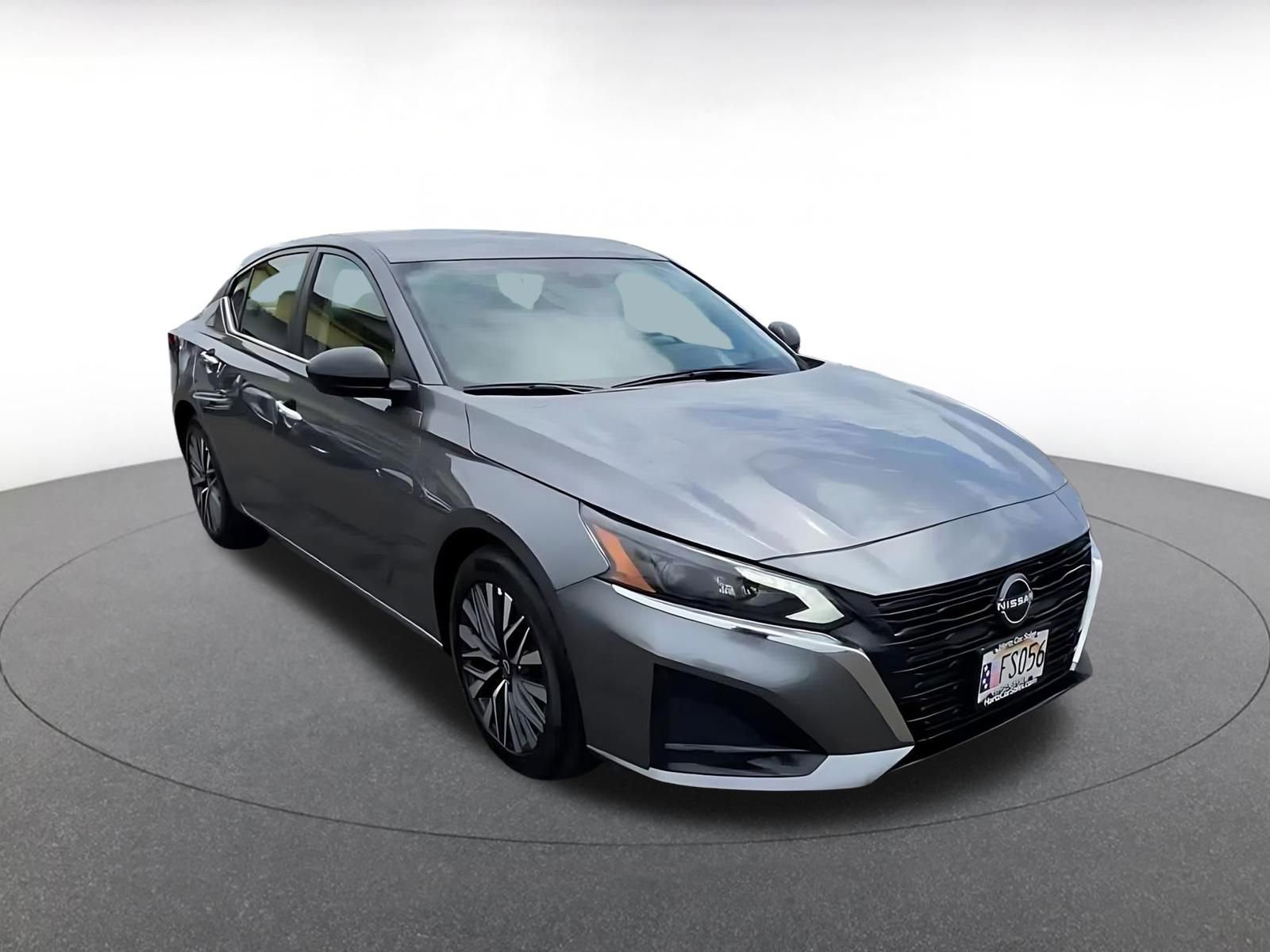 Used 2025 Nissan Altima 2.5 SV image 3