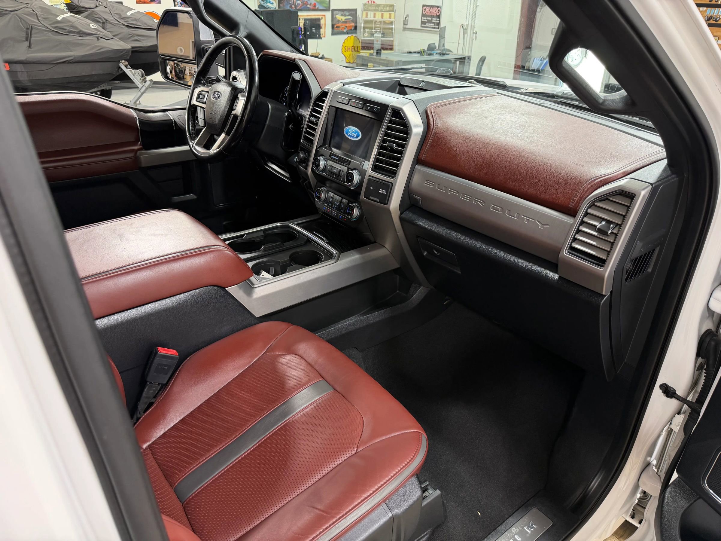 Used 2019 Ford F350 Platinum w/ Platinum Ultimate Package AWD/4WD image 19