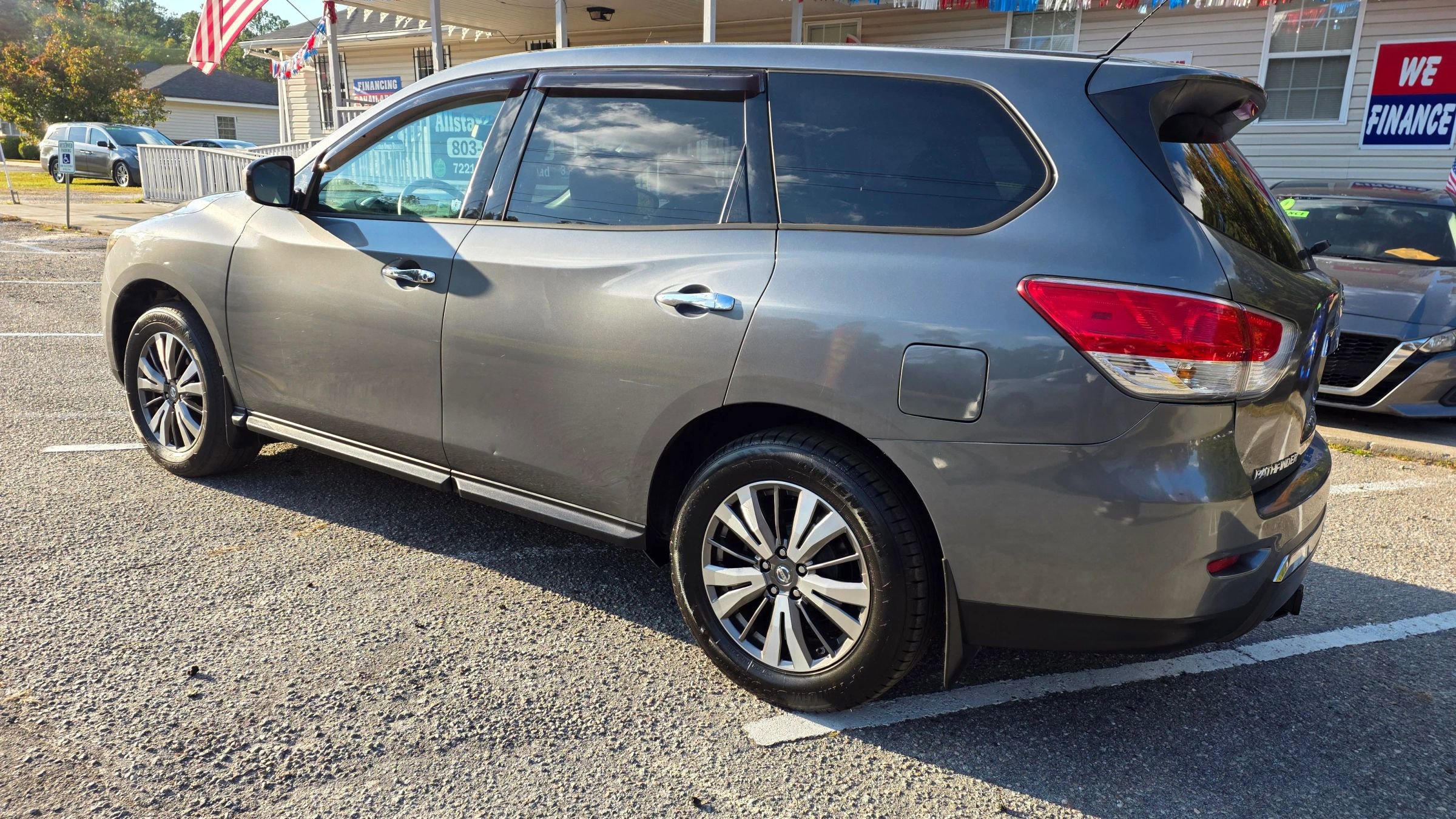 Used 2015 Nissan Pathfinder S image 7