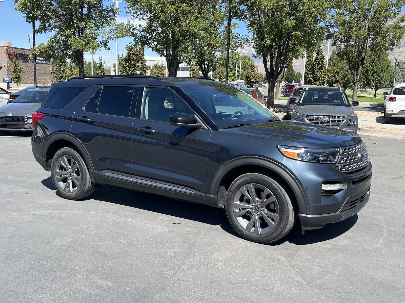 Used 2022 Ford Explorer XLT w/ Equipment Group 202A AWD/4WD image 13