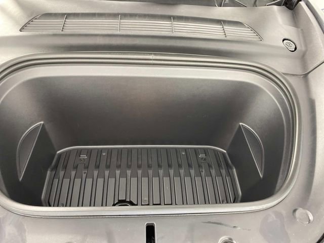 Used 2023 Tesla Model Y Long Range image 31