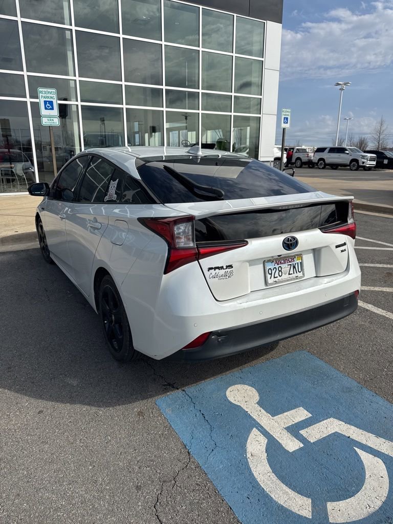 Used 2021 Toyota Prius XLE image 5