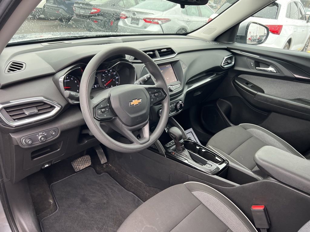 Used 2023 Chevrolet TrailBlazer LT AWD/4WD image 9
