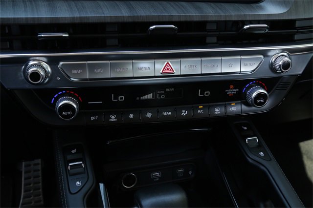 Used 2024 Kia Telluride SX image 16