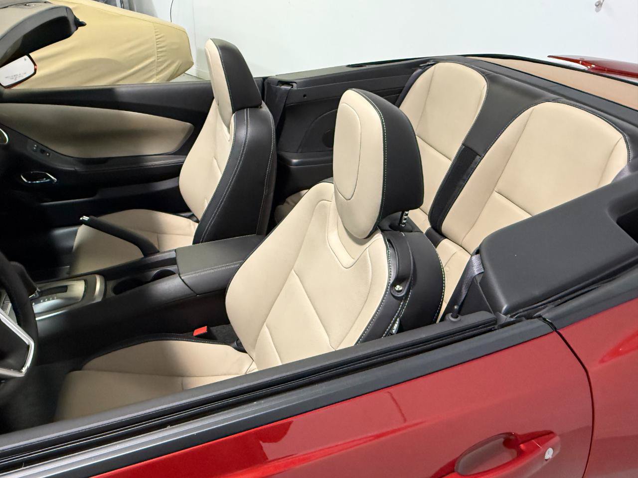 Used 2015 Chevrolet Camaro LT RWD image 12
