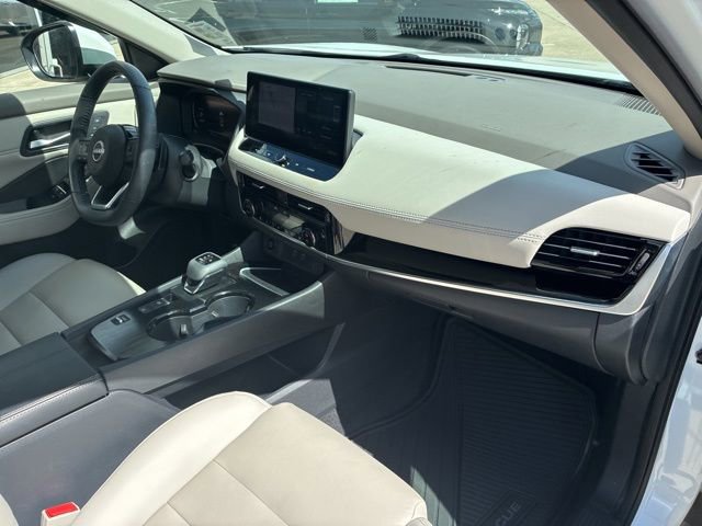 Used 2024 Nissan Rogue SL w/ SL Premium Package FWD image 11