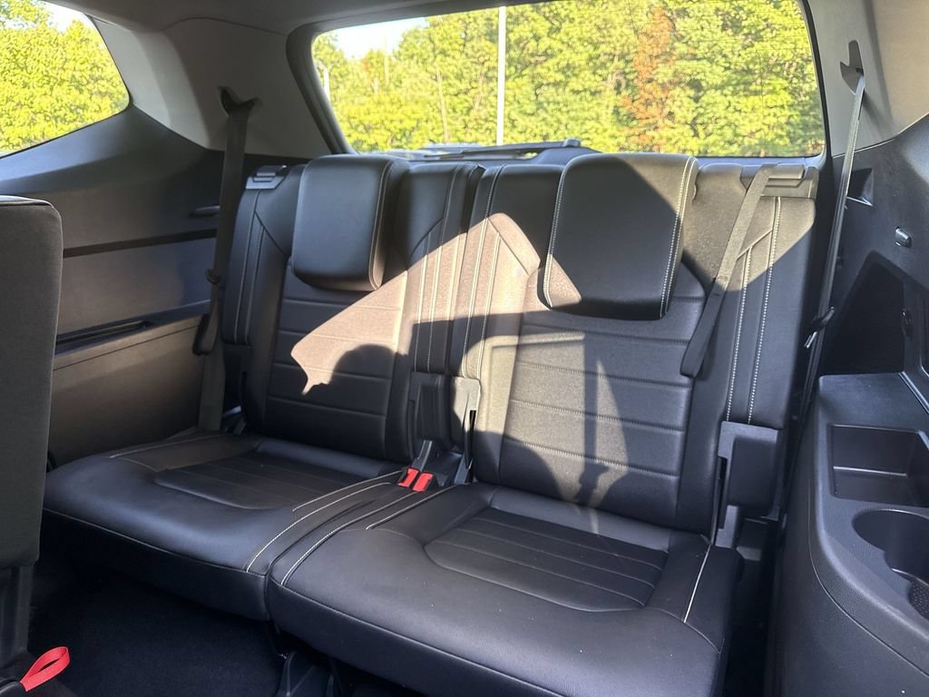 Used 2025 Volkswagen Atlas SEL AWD/4WD image 26