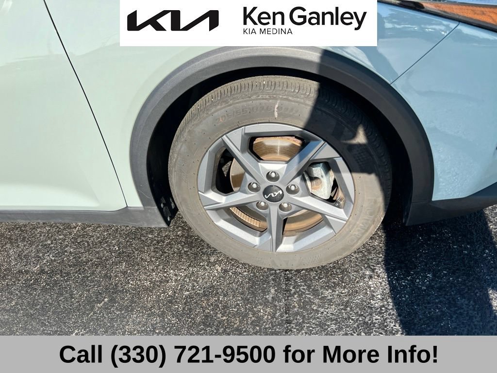 Certified 2025 Kia K4 FWD image 22