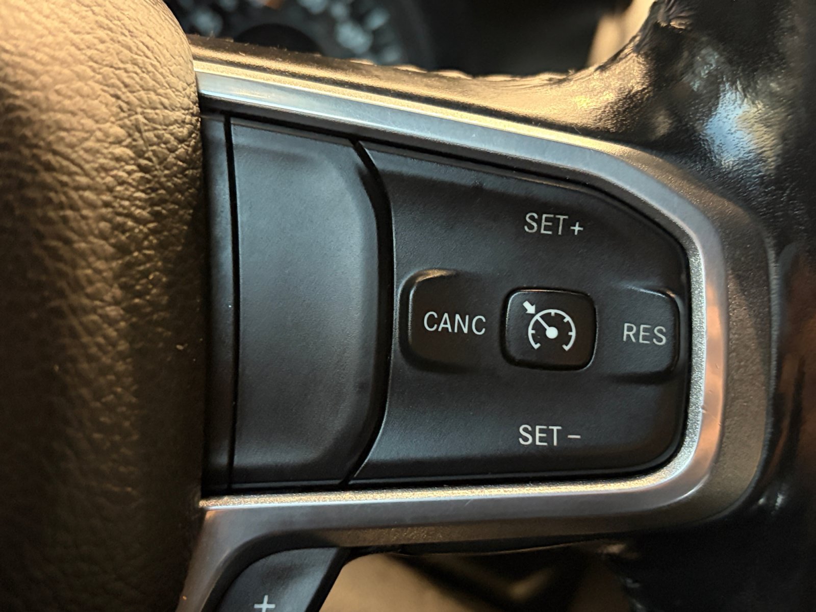 Used 2020 RAM 1500 Laramie AWD/4WD image 18