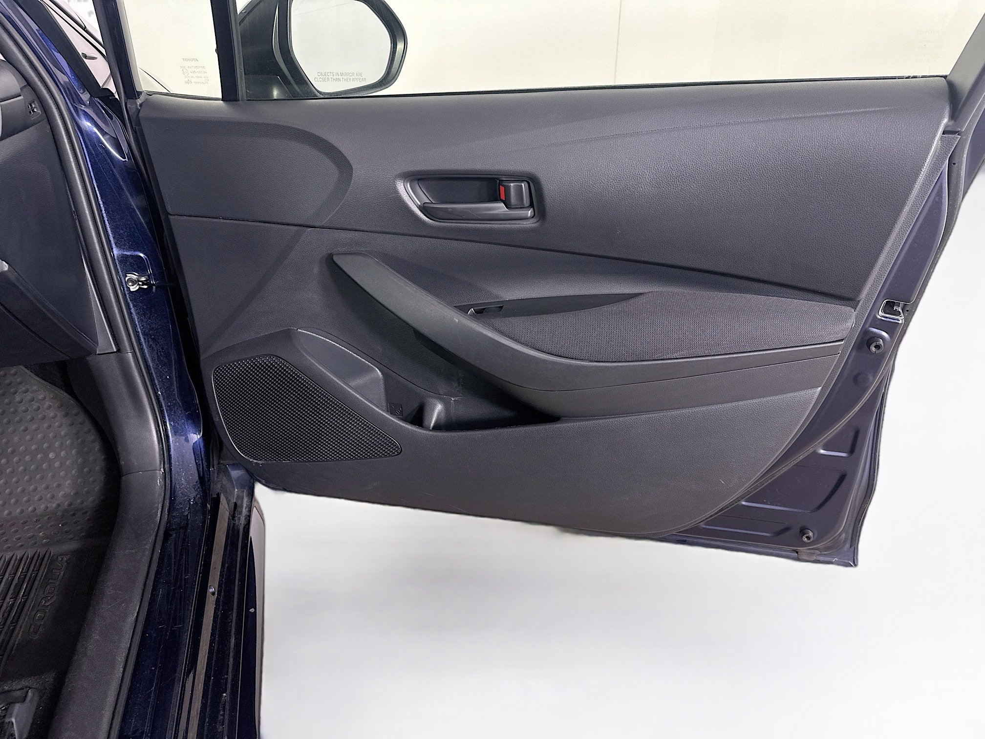 Used 2023 Toyota Corolla LE FWD image 30