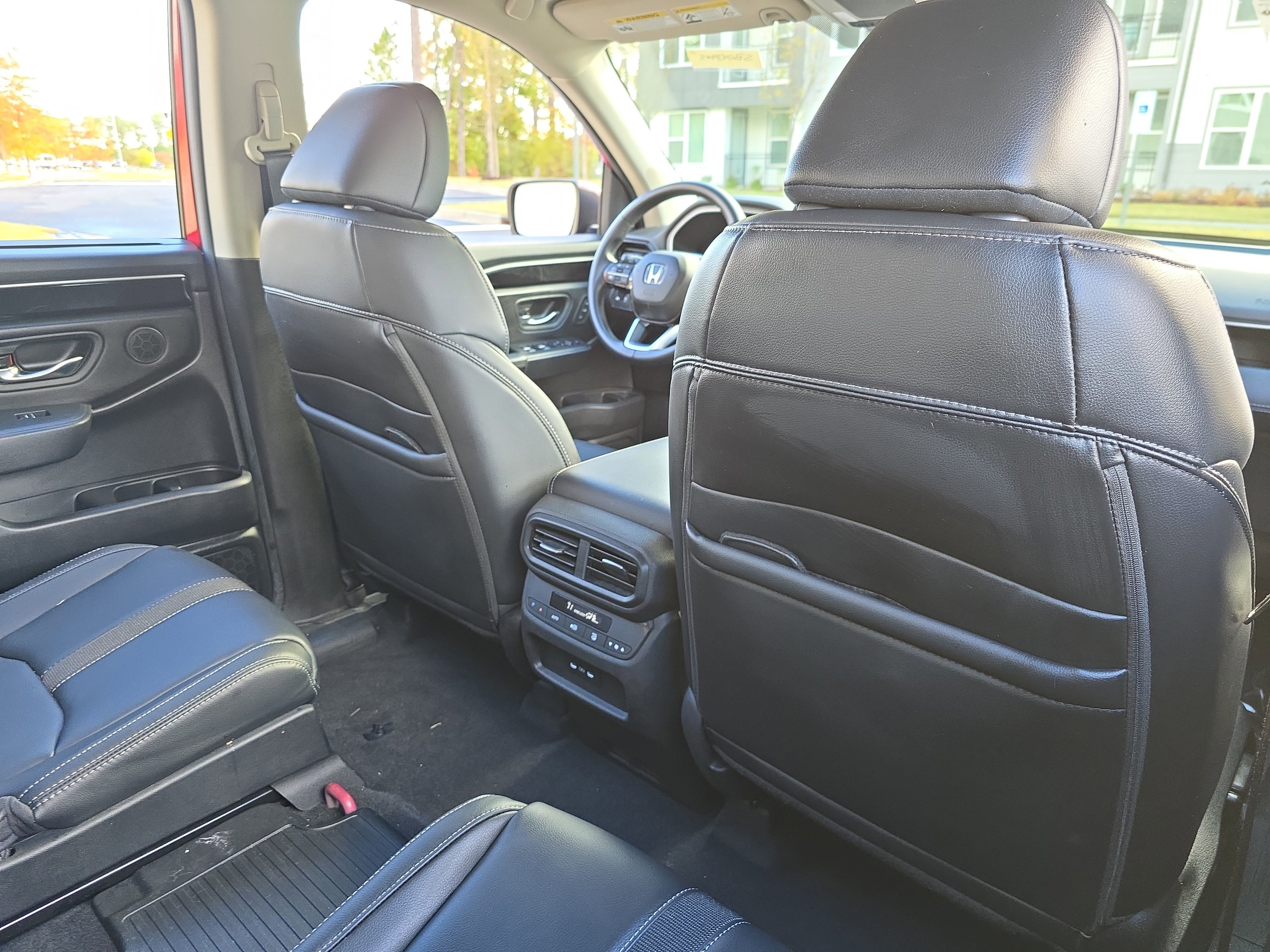 Used 2025 Honda Pilot EX-L image 11