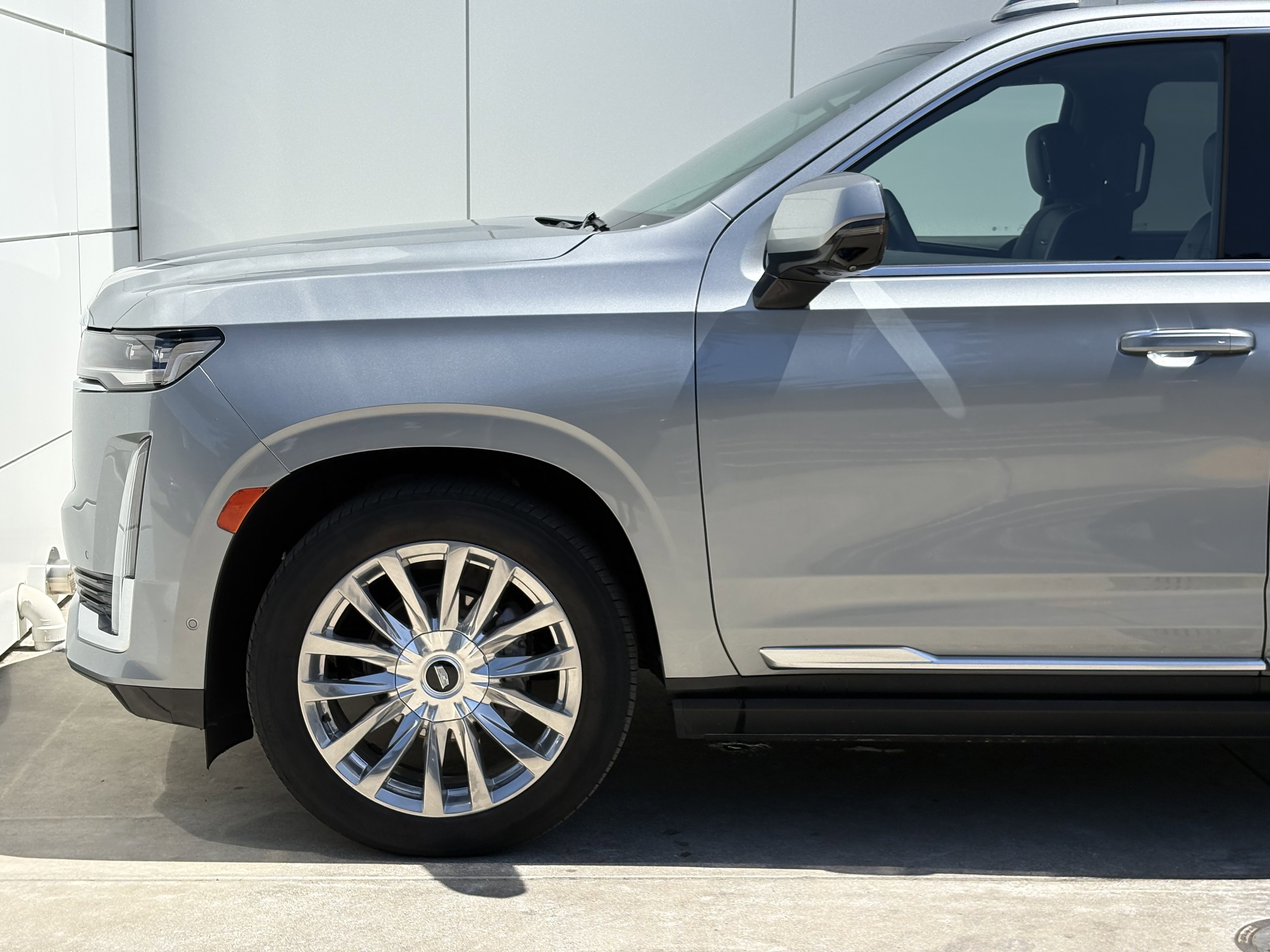 Used 2024 Cadillac Escalade ESV Premium Luxury w/ Performance Package AWD/4WD image 5