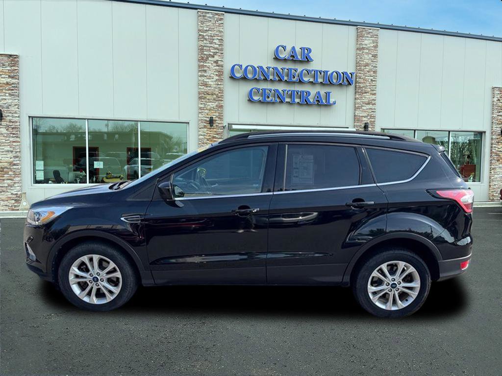 Used 2017 Ford Escape SE w/ Equipment Group 201A image 2