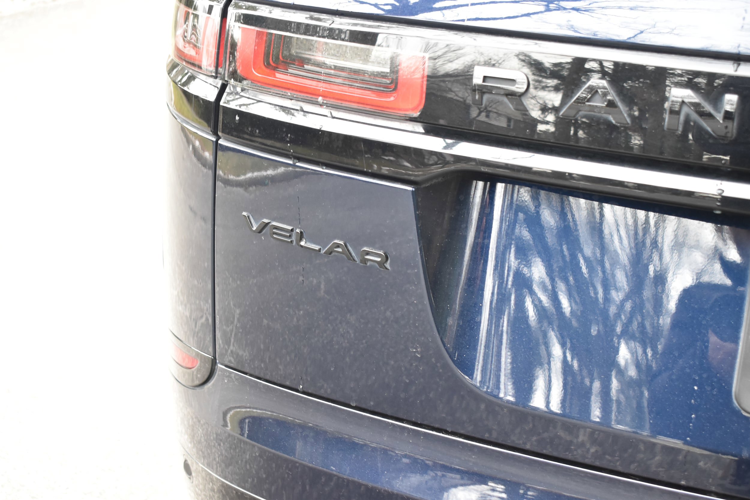 Used 2023 Land Rover Range Rover Velar R-Dynamic S AWD/4WD image 16