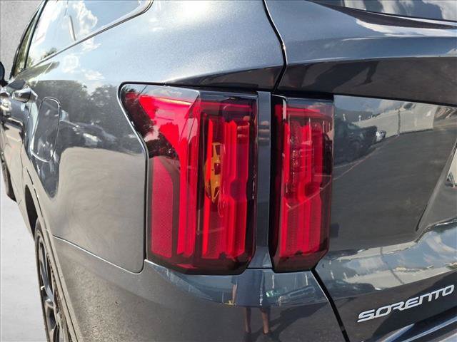 Used 2023 Kia Sorento SX FWD image 29
