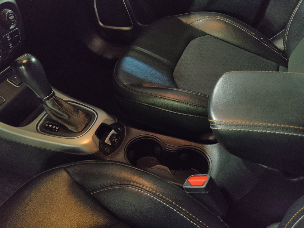 Used 2018 Jeep Compass Latitude w/ Popular Equipment Group FWD image 26