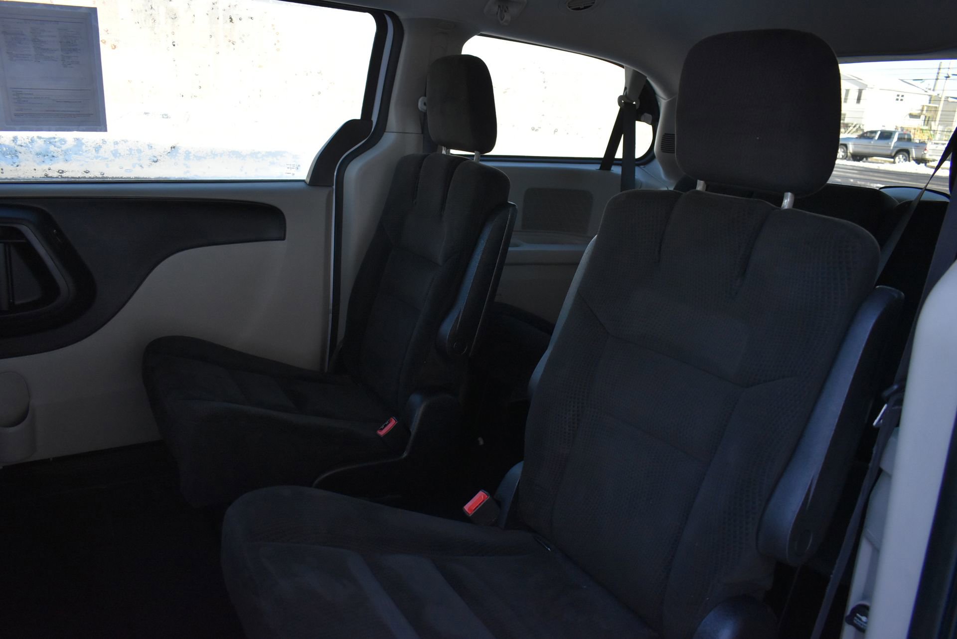 Used 2016 Dodge Grand Caravan SXT image 17