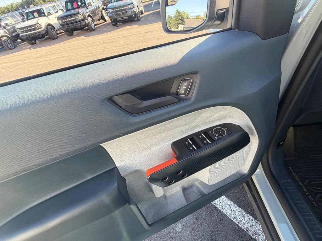 Used 2023 Ford Maverick XLT FWD image 12