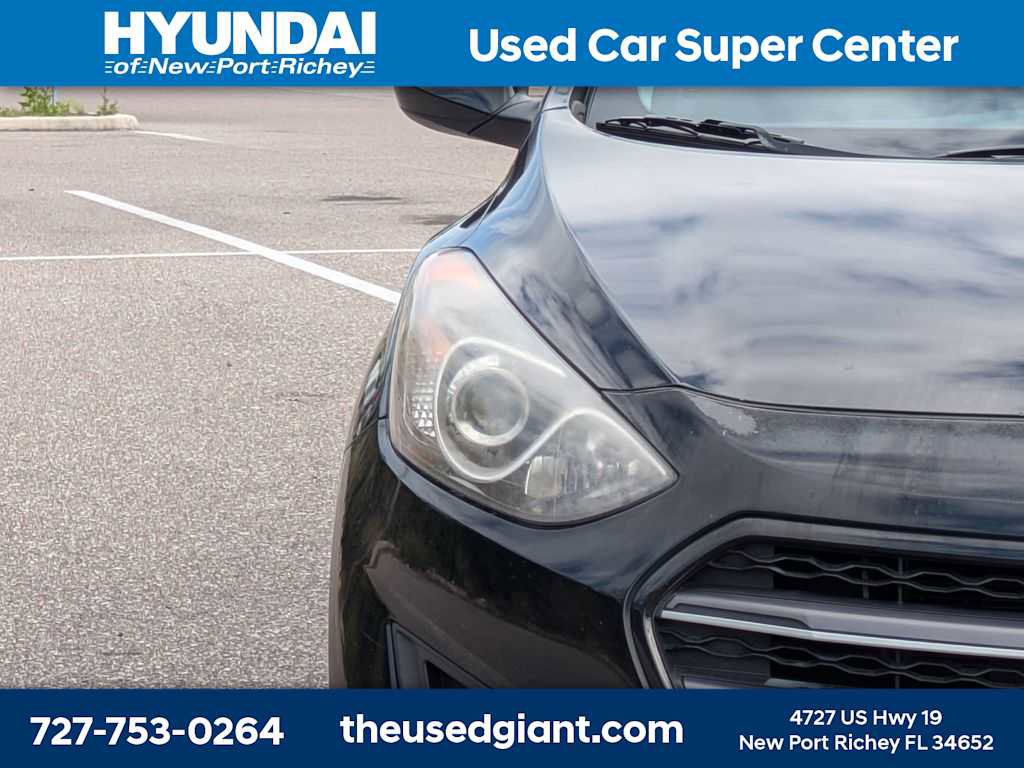 Used 2017 Hyundai Elantra GT image 9