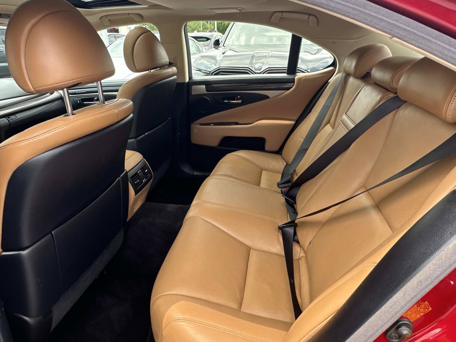Used 2015 Lexus LS 460 AWD w/ Comfort Package image 33
