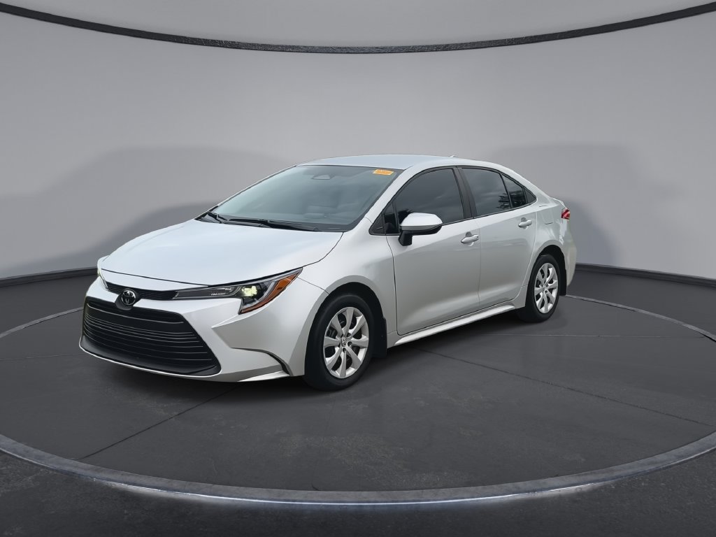 Used 2025 Toyota Corolla LE FWD image 4