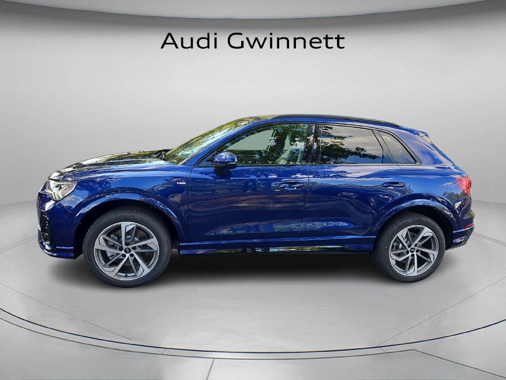 Used 2025 Audi Q3 2.0T Premium w/ Convenience Plus Package AWD/4WD image 2