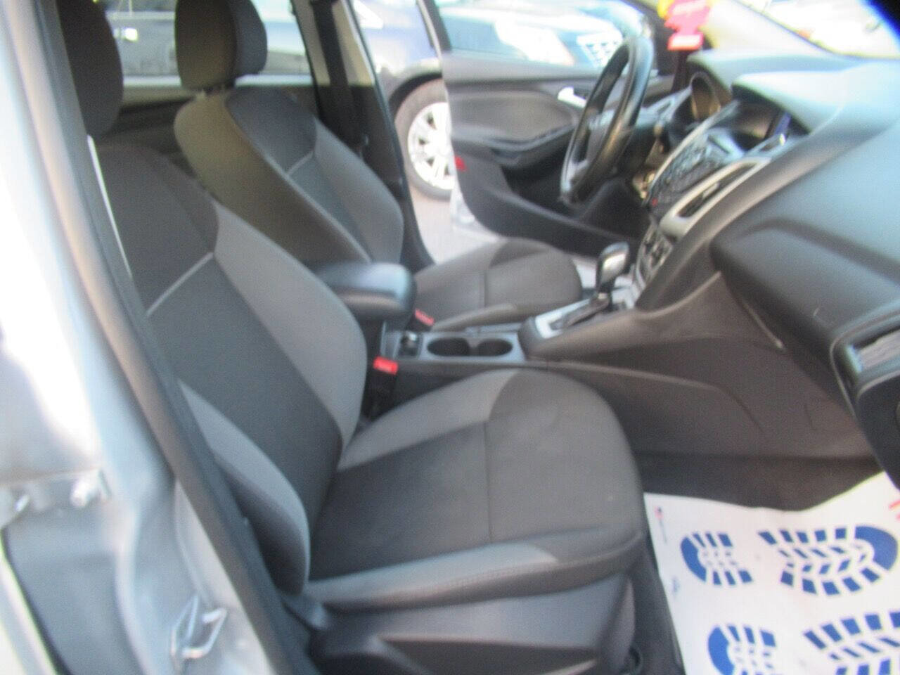 Used 2014 Ford Focus SE image 25