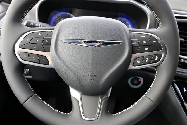New 2026 Chrysler Pacifica Select image 21