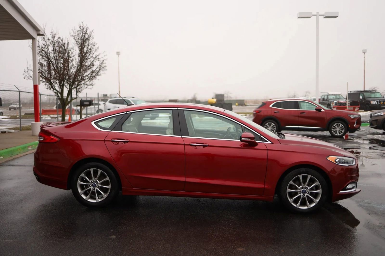 Used 2017 Ford Fusion Platinum image 4