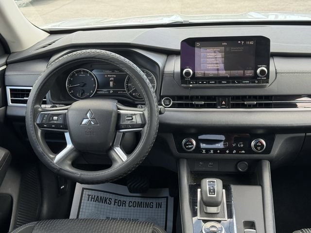 Used 2024 Mitsubishi Outlander ES FWD image 19