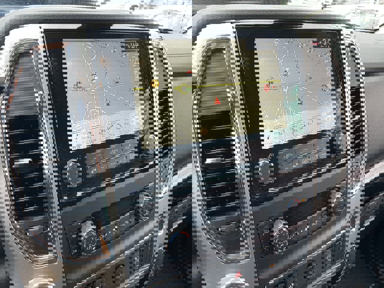 Used 2021 Nissan Titan SV w/ SV Convenience Package image 34