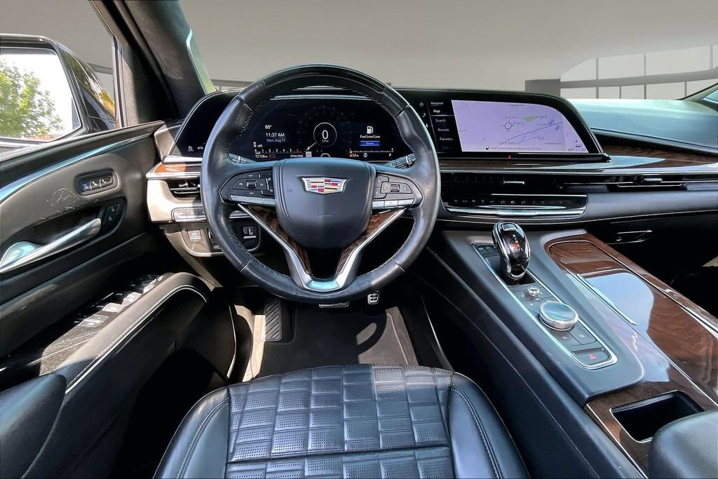 Used 2023 Cadillac Escalade ESV Sport Platinum w/ LPO, ONYX Package AWD/4WD image 5