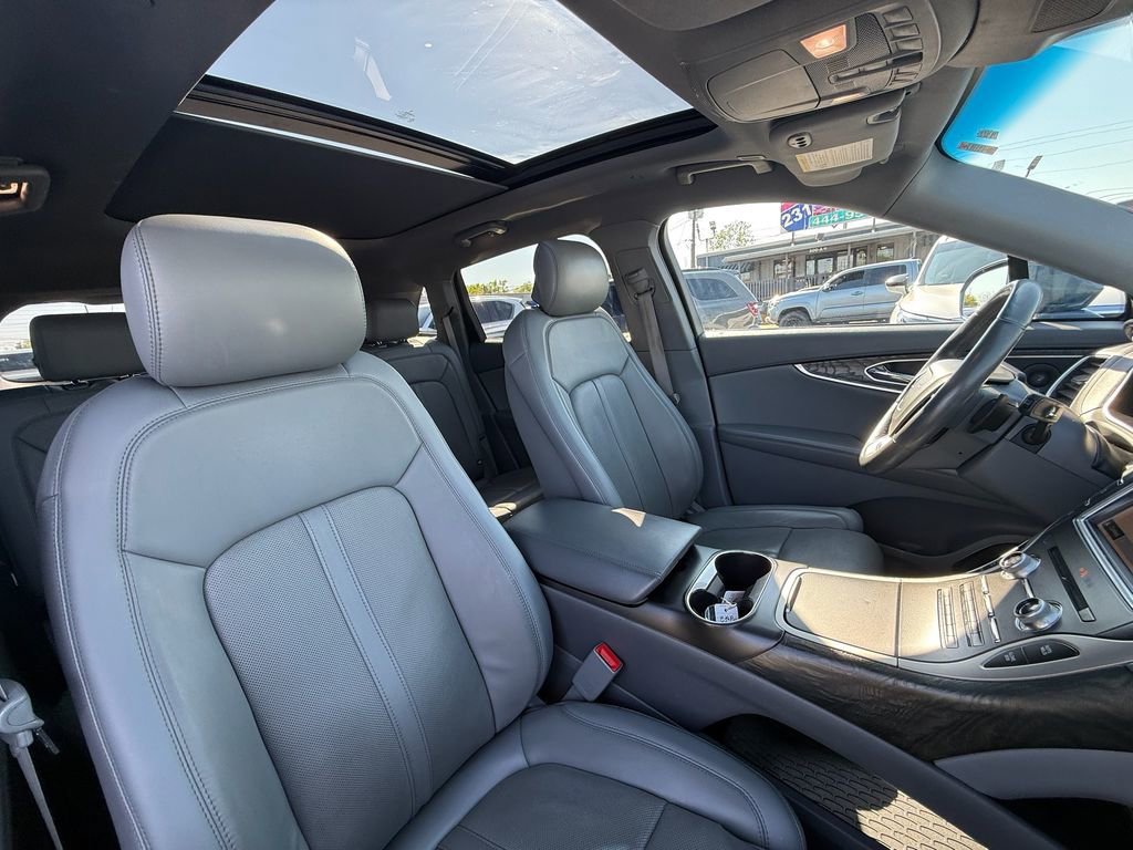 Used 2019 Lincoln Nautilus Reserve image 24