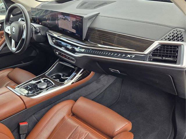 Used 2026 BMW X7 xDrive40i AWD/4WD image 21
