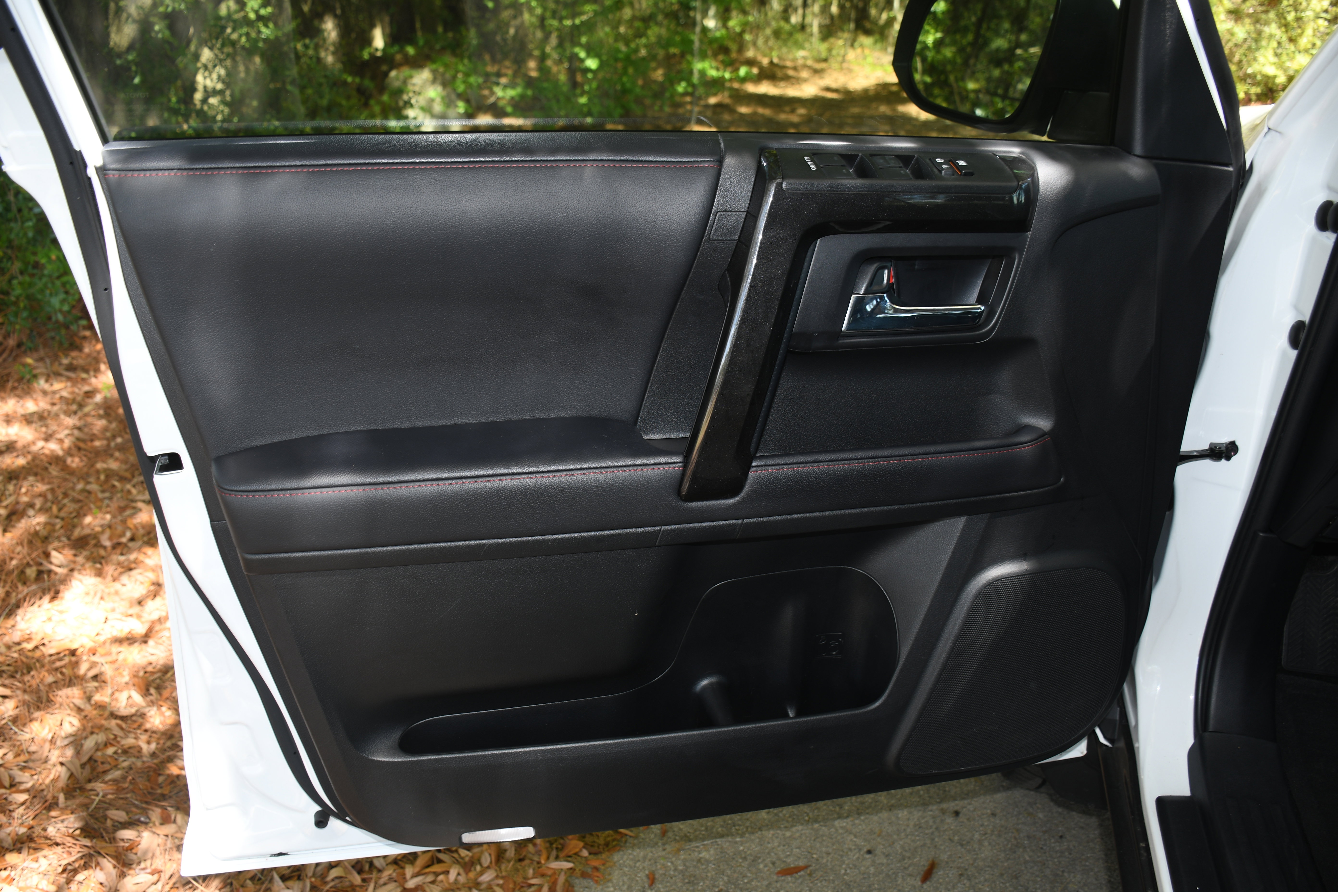 Certified 2024 Toyota 4Runner TRD Off-Road Premium w/ Moonroof Package AWD/4WD image 10