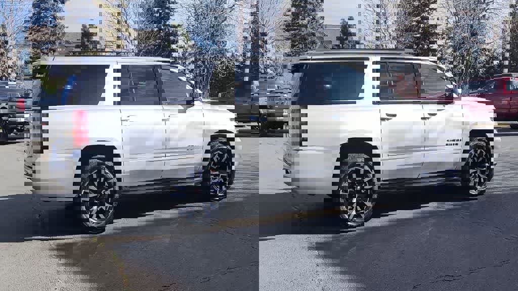 Used 2019 Chevrolet Suburban Premier image 9