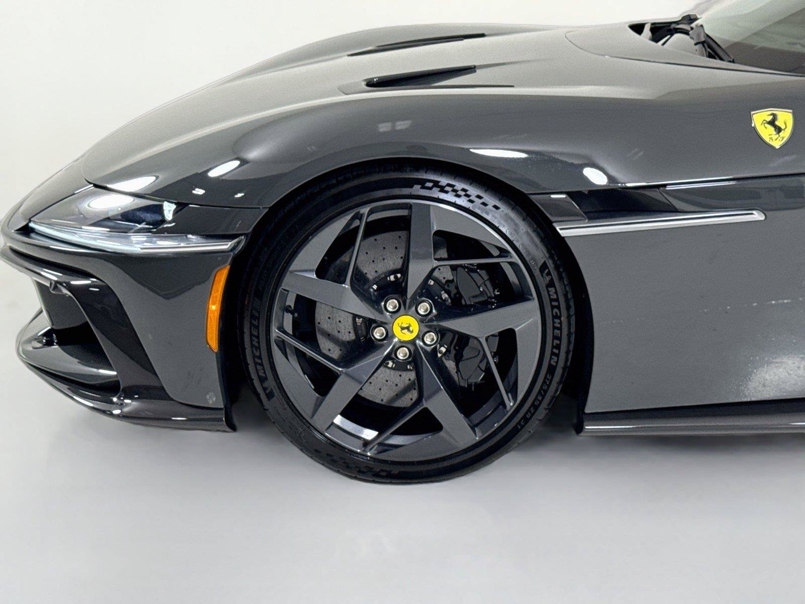 Used 2025 Ferrari 12Cilindri RWD image 39