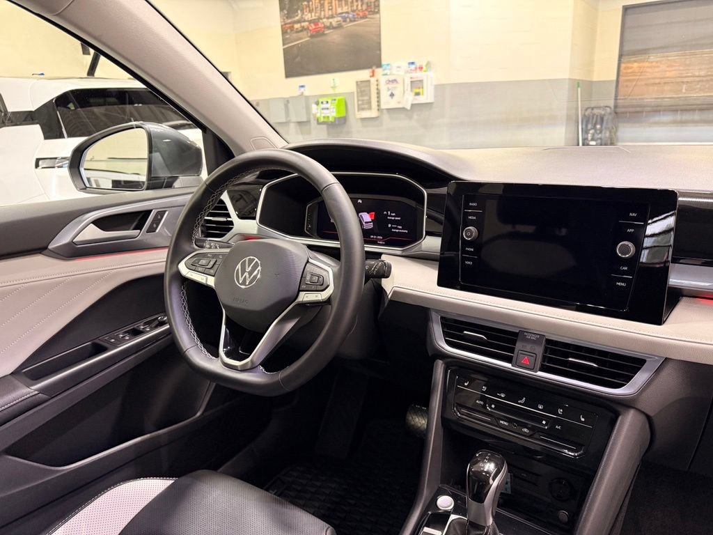 Used 2025 Volkswagen Taos SEL w/ Black Wheel Plus Package AWD/4WD image 31