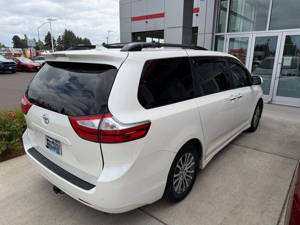 Certified 2018 Toyota Sienna XLE w/ XLE Navigation Package FWD image 4