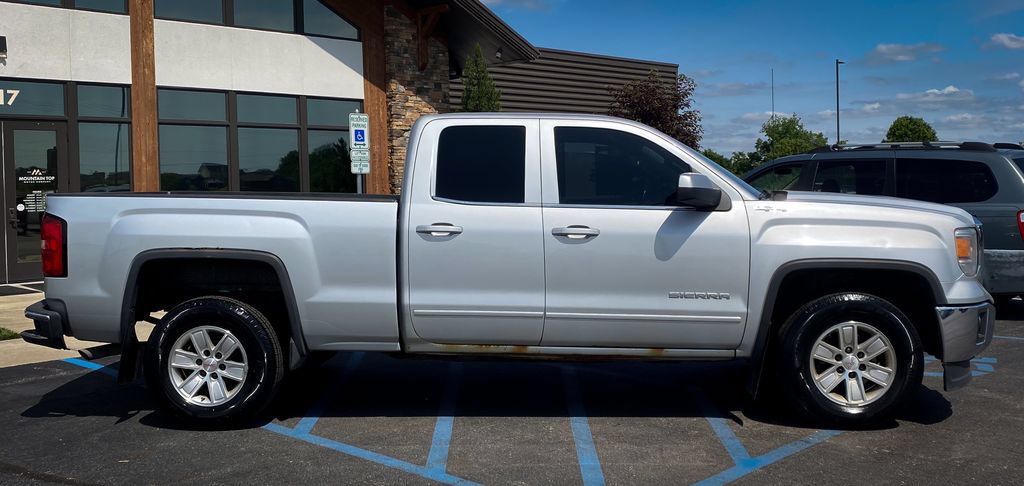 Used 2015 GMC Sierra 1500 SLE w/ SLE Value Package AWD/4WD image 23