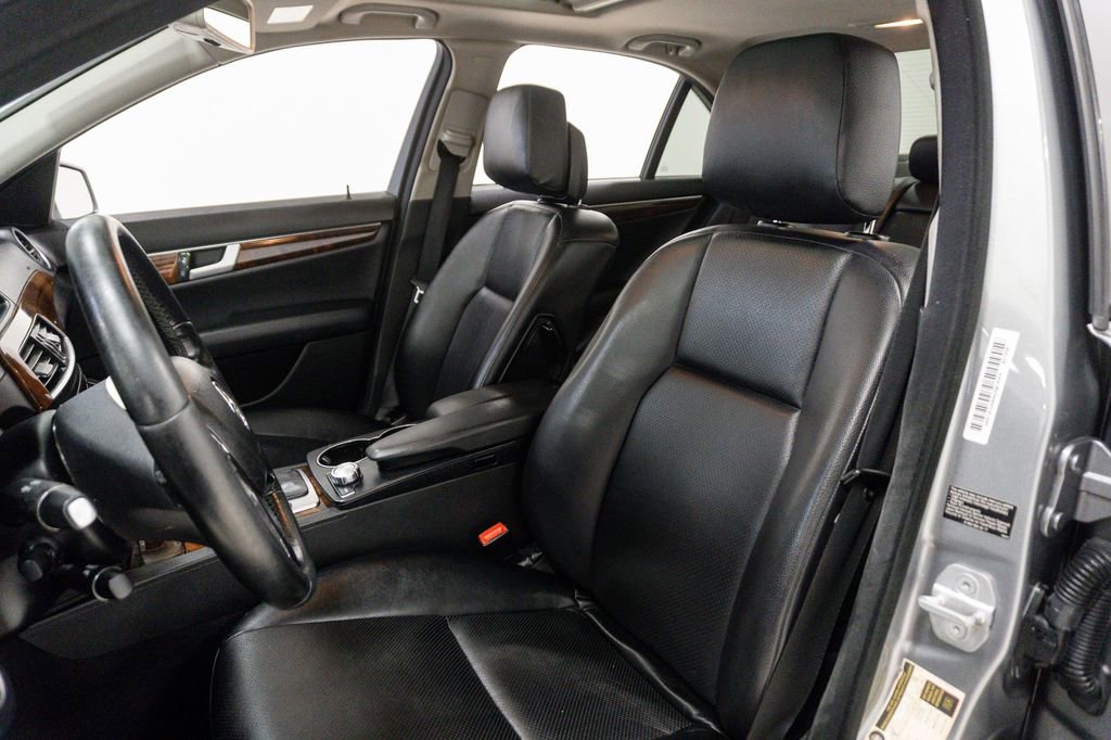 Used 2013 Mercedes-Benz C 300 4MATIC Sedan w/ Multimedia Pkg image 9