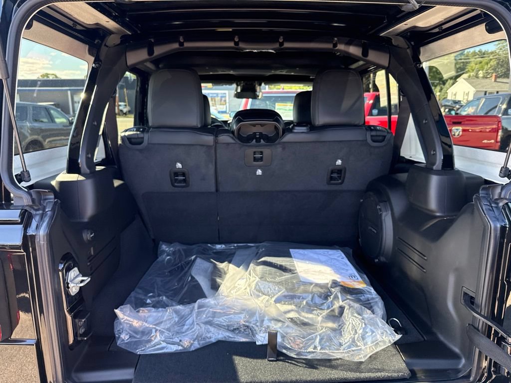 New 2027 Jeep Wrangler Unlimited Sahara AWD/4WD image 22