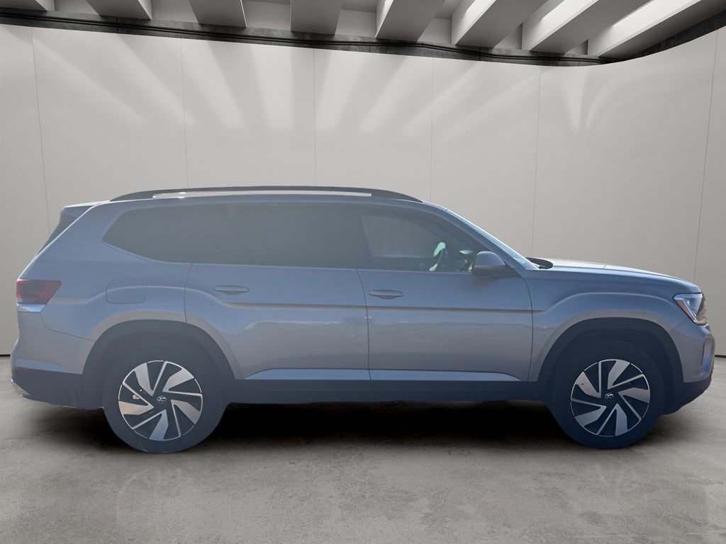Used 2025 Volkswagen Atlas SE image 11