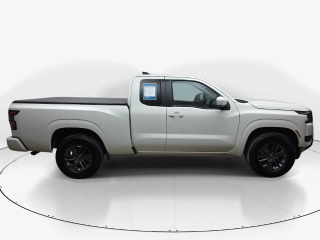 Used 2025 Nissan Frontier SV RWD image 5